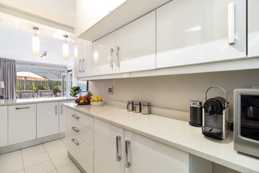 2 Bedroom Property for Sale in Mouille Point Western Cape
